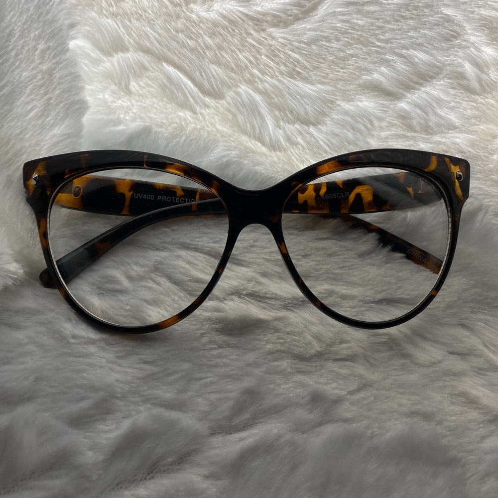 Tortoise Shell Cat-Eye Glasses - Picture 2 of 2